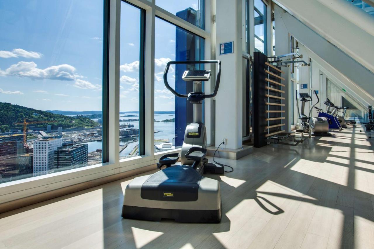 Radisson Blu Plaza Hotel, Осло Екстериор снимка Fitness room with a view of the city
