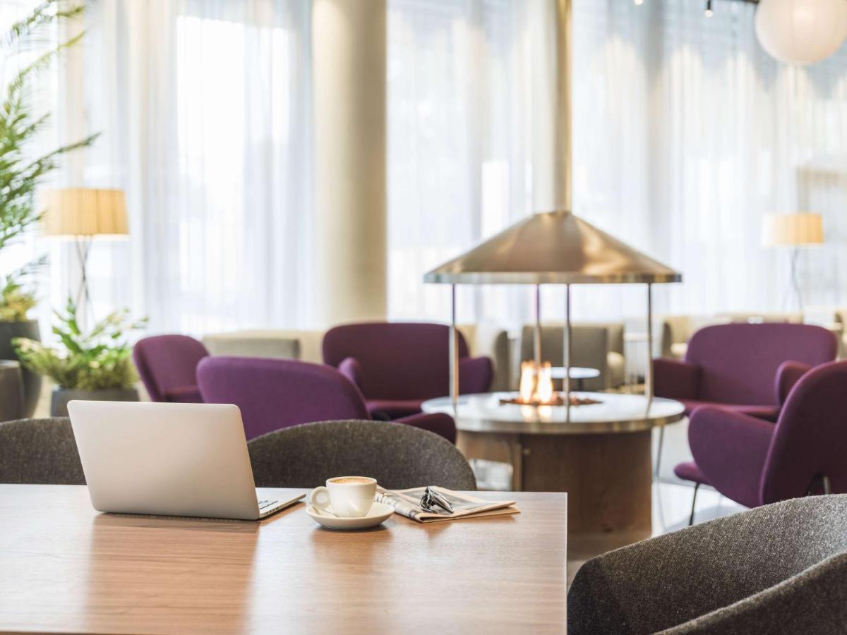 Radisson Blu Plaza Hotel, Осло Екстериор снимка "The hotel is a place for work"